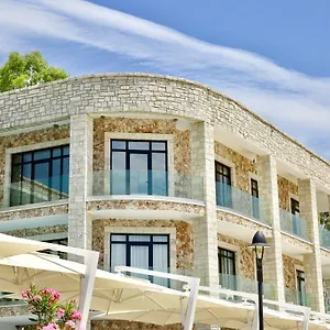 Valta 4* Qeparo
